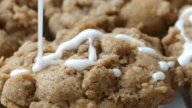 Vegan Applesauce Crumb Muffins